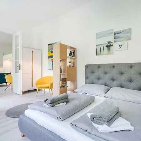 Bpr Color Fusion With A/c Apartment Budapest