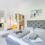 Bpr Color Fusion With A/c Appartamento Budapest